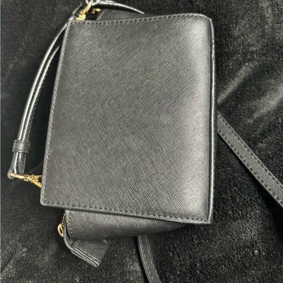 Michael Kors Crossbody - Picture 3 of 8